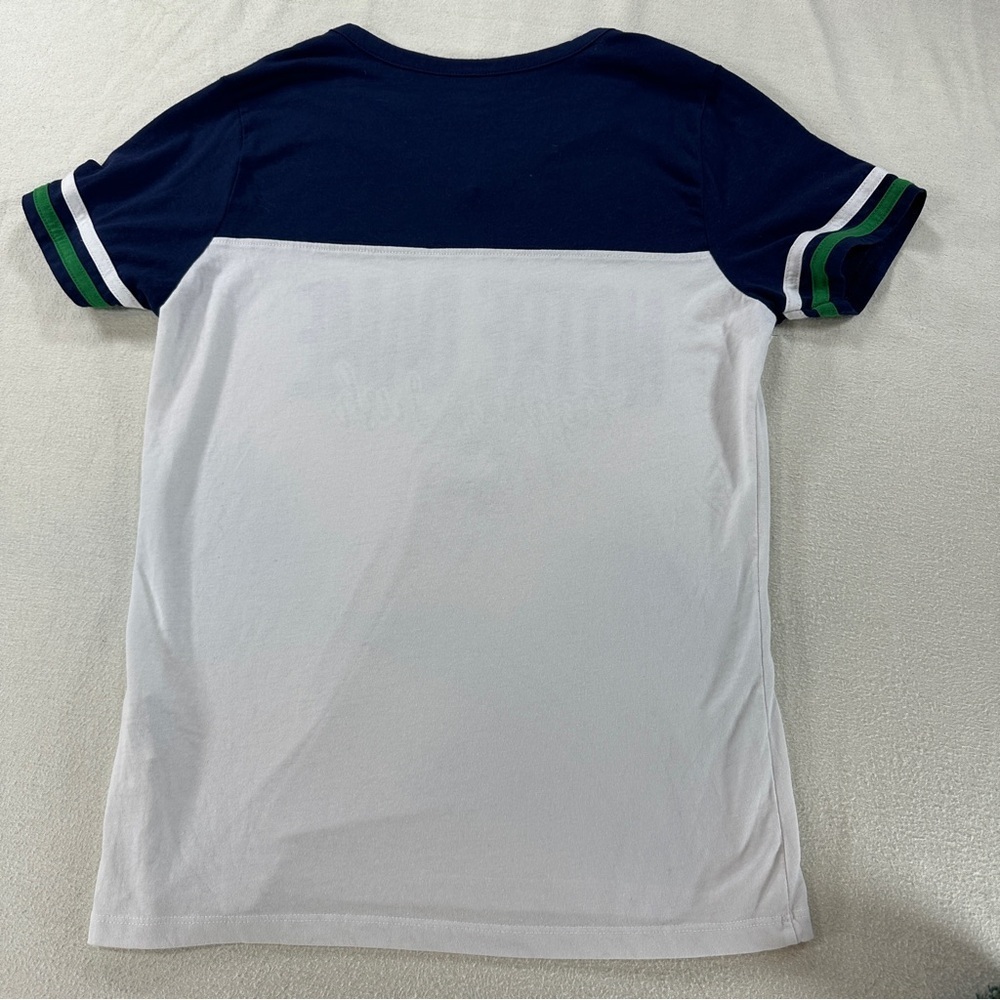 Captivating Notre Dame Women’s Fighting Irish V-Neck Tee in Navy and White Sz S - Picture 7 of 10